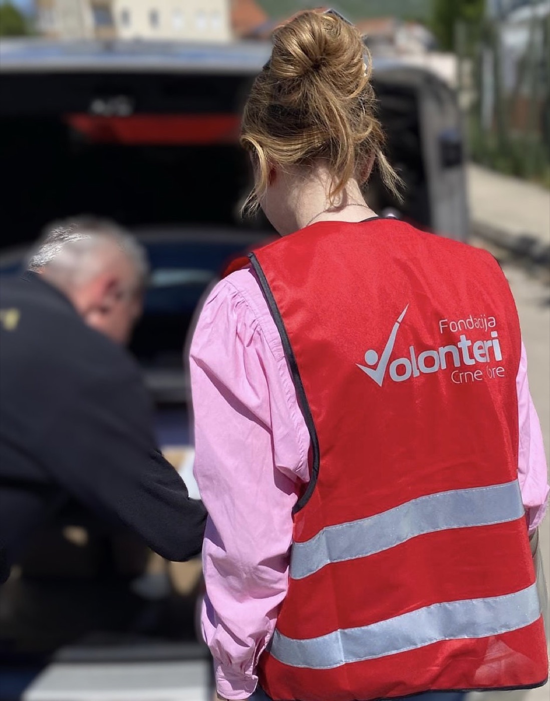 Podijeljeno 105 paketa pomoći za socijalno ugrožene pojedince i porodice iz Nikšića, Šavnika, Podgorice i Bara